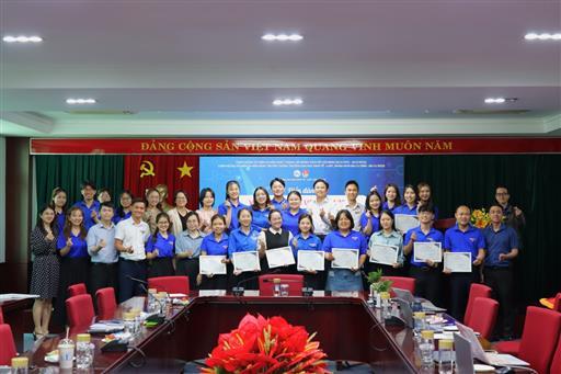 Viên chức trẻ đối thoại, đề xuất giải pháp phát triển UEL