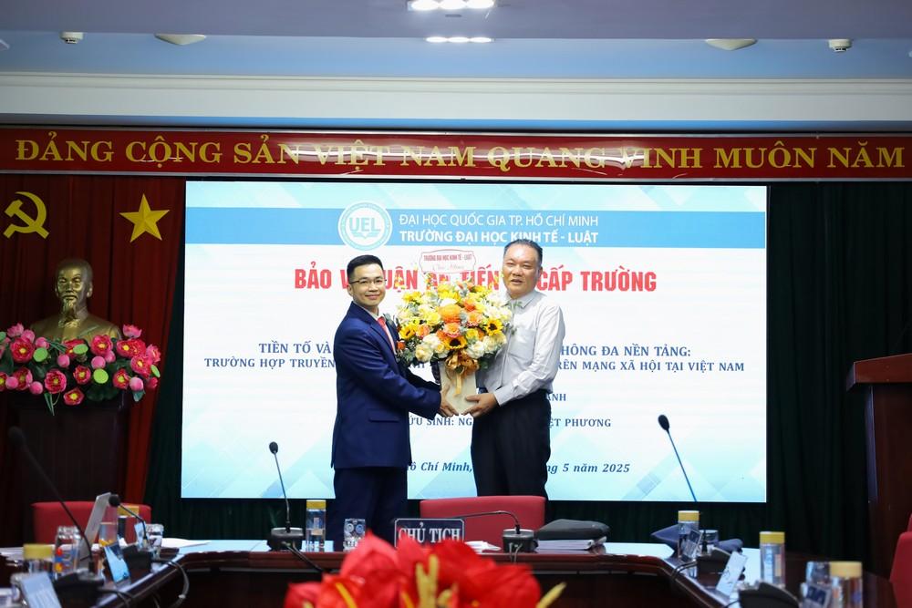 NCS Nguyễn Đoàn Việt Phương bảo vệ thành công luận án tiến sĩ ngành Quản trị kinh doanh